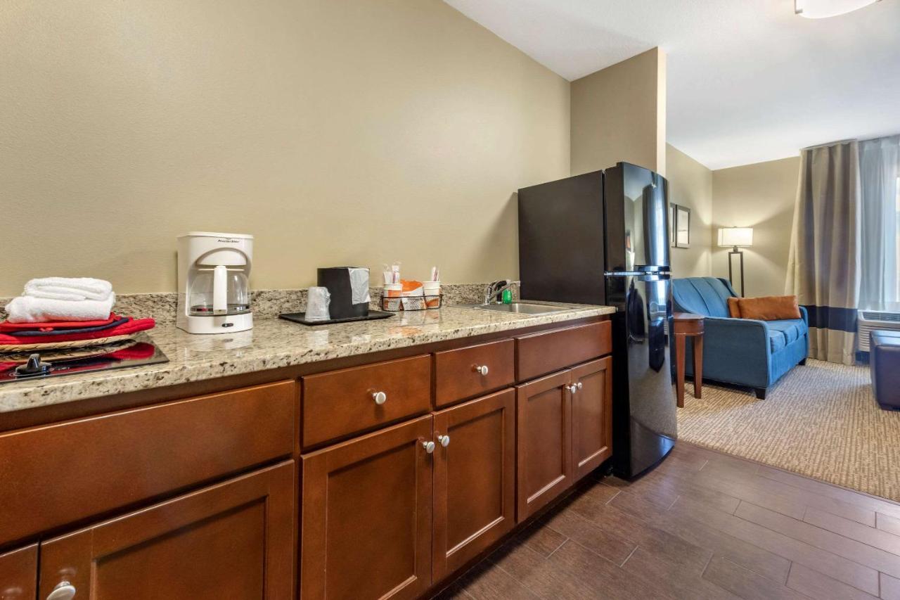 King Suite with Sofa Bed - Disability Access/Non-Smoking